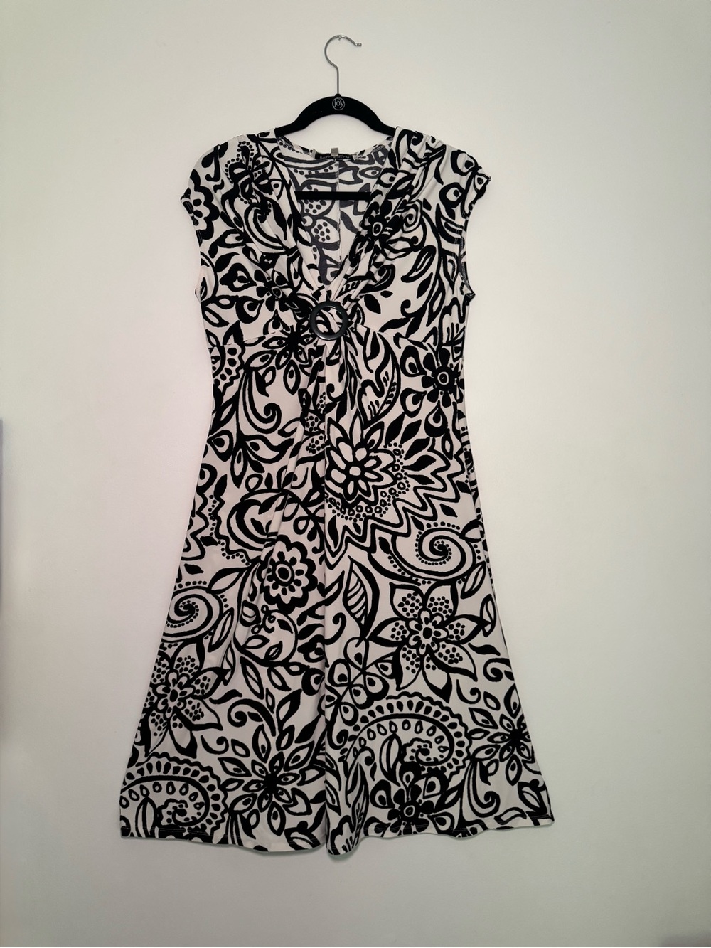 Evan Picone Black & White Floral Twist-Front Midi Casual Dress